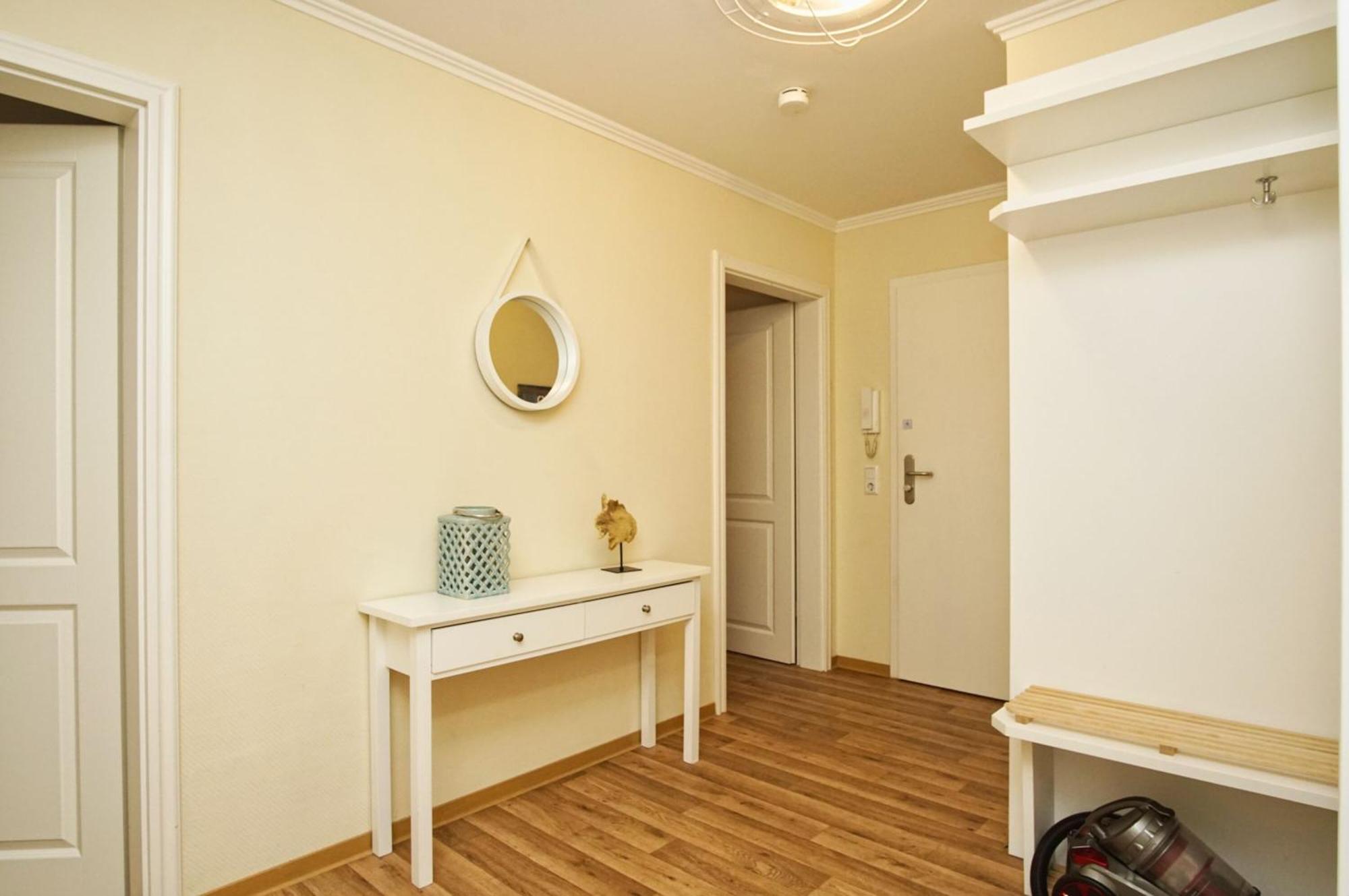 Mit Meerblick Und Balkon, Gratis Nutzung Vom Ahoi Erlebnisbad Und Sauna In Sellin - Meeresblick Fewo 38 Гьорен Екстериор снимка